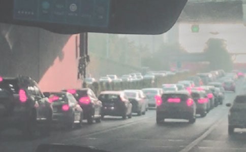 高速公路堵车的心情说说