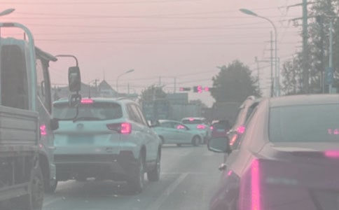 堵车一动不动的幽默说说