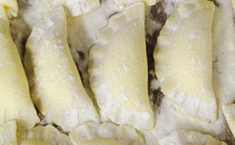 描写包饺子过程的句子