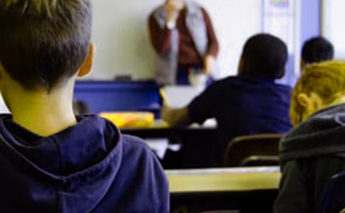 ��ʦ�������Ը���ǩ��