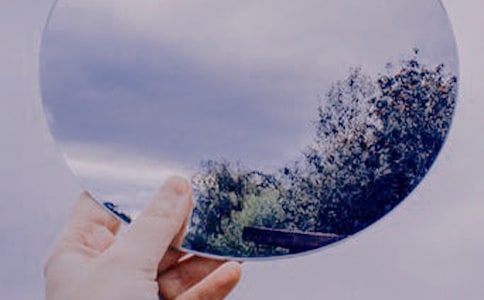 �˺����ദ����һ�澵��˵˵