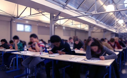 ����ף����