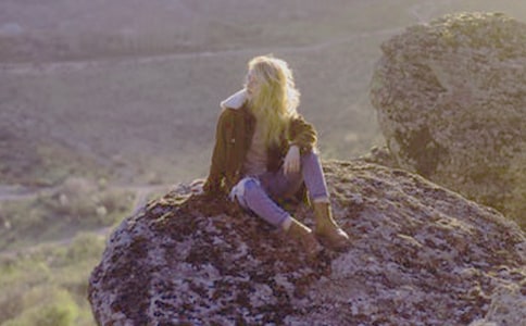 ����Ů��ǩ��