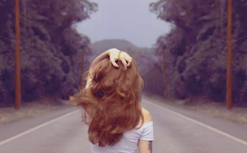 ����Ů����־ǩ��