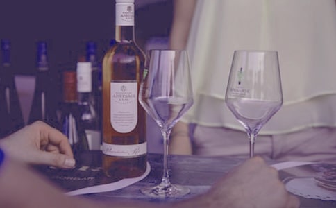 想发表个相亲的说说