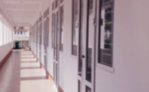 不想回学校的说说