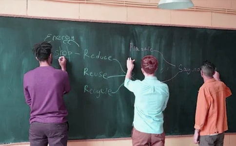 ����ѧ����־����