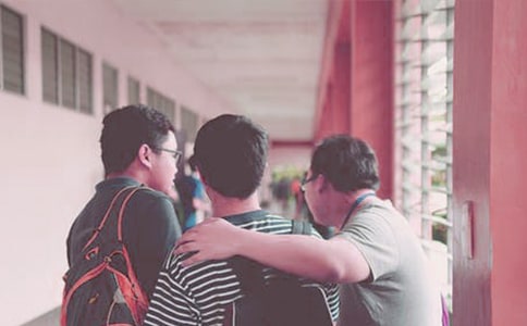 ����ɽѧ�Ӳ���ǰ������־����