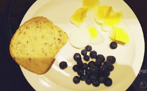 关于自己做早餐的心情说说 晒早餐怎么发朋友圈