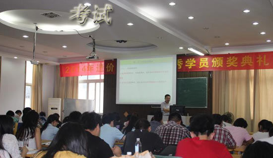 ����ף��������Ĭ